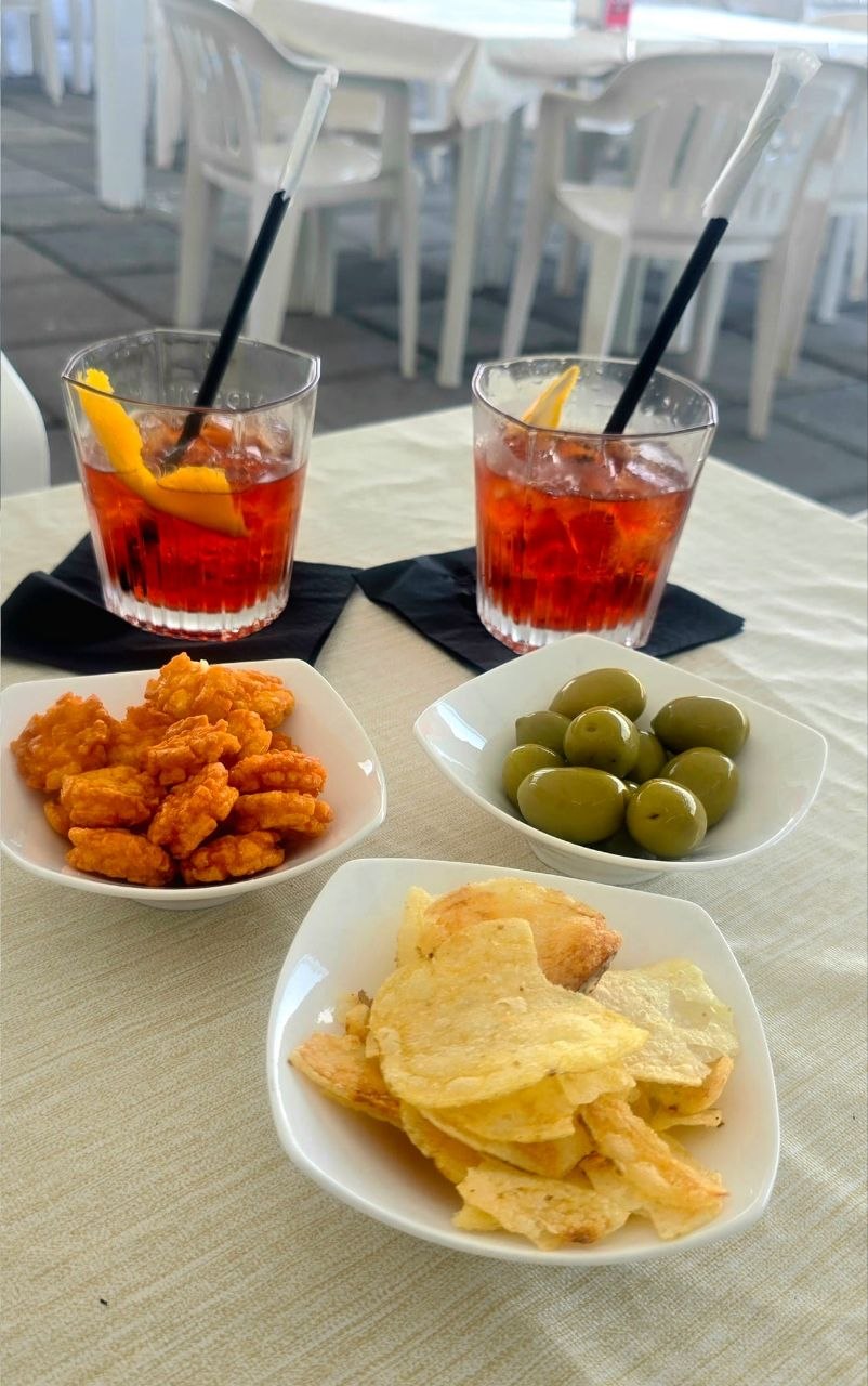 Aperitif on the beach